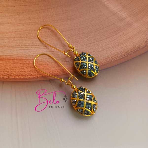 Dainty oval beaded earrings